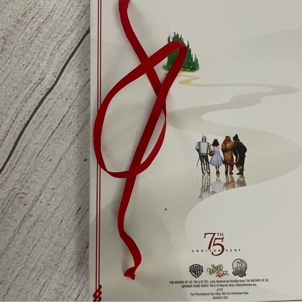 WIZARD OF OZ 75th Anniversary Limited Edition Journal Red & White - Picture 8 of 8